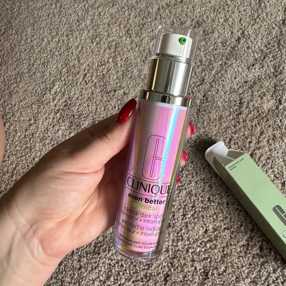 NWOT Clinique Radical Dark Spot Corrector + Interrupter - Picture 4 of 6